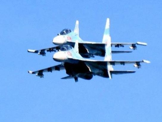 Việt Nam sở hữu 12 máy bay tiêm kích Su-27SK/UBK và 12 máy bay tiêm kích Su-30MK2 do Nga chế tạo